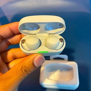 Sony 1000x series noise canceling wireless headphones